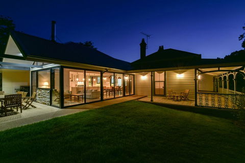 Elm Tree Lodge Beechworth - Accommodation Sunshine Coast 0