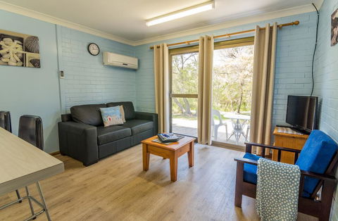 Emu Beach Chalets - Accommodation Sunshine Coast 1