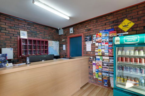 Enfield Motel - Accommodation Sunshine Coast 0