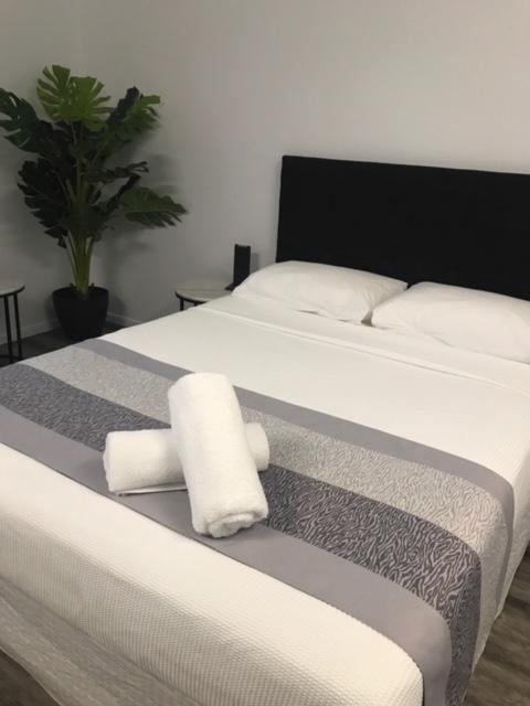Escape On Lake - Accommodation Sunshine Coast 2