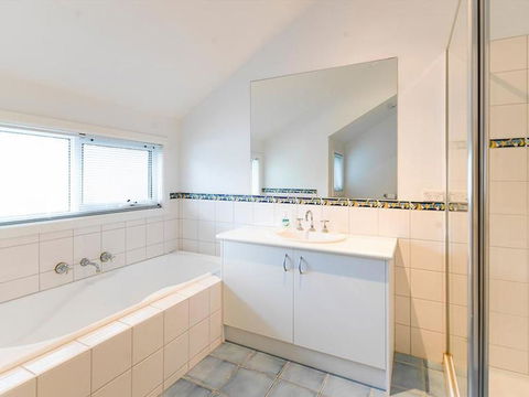 EVERGREEN BEACH HOUSE - Accommodation Sunshine Coast 2