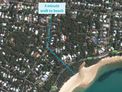EVERGREEN BEACH HOUSE - Accommodation Sunshine Coast 3