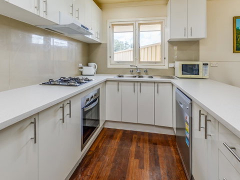 Exclusive Handy Holiday House - Accommodation Sunshine Coast 2