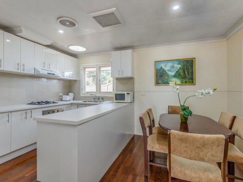 Exclusive Handy Holiday House - Accommodation Sunshine Coast 3