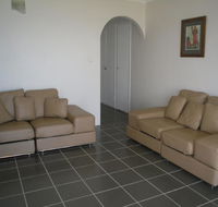 Fabulous location - Ground Floor Waterfront Unit Clearview Apartments - Accommodation Sunshine Coast