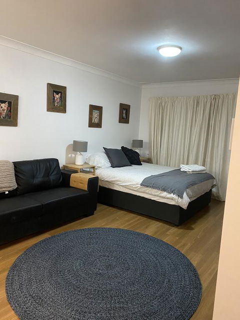 Family Unit March St Orange - Accommodation Sunshine Coast 0