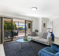 Family-Size Duplex in Quiet Neighbourhood - Accommodation Sunshine Coast