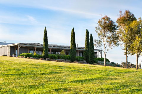 Farmer Smith Estate - Sunrise Retreat - Accommodation Sunshine Coast 3