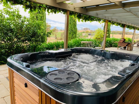 Farmer Smith Estate - Sunrise Retreat - Accommodation Sunshine Coast 1