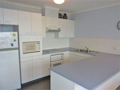 Fathoms 14 - Mollymook - Accommodation Sunshine Coast 2
