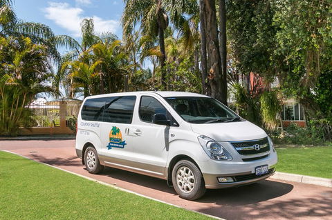 Flag Motor Lodge - Accommodation Sunshine Coast 0