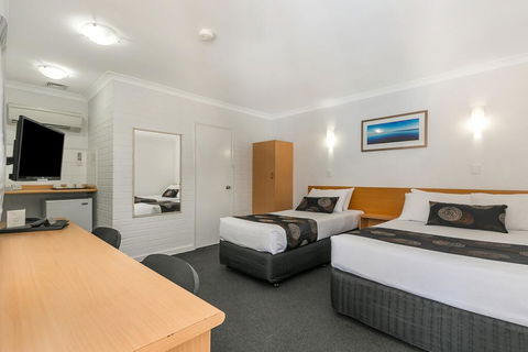 Flag Motor Lodge - Accommodation Sunshine Coast 1