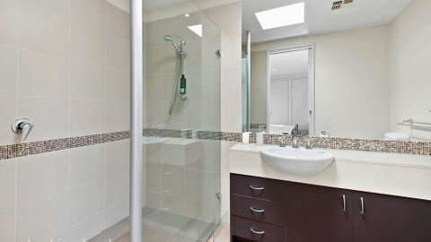 FLORENCE HOUSE Sundrenched Luxury With Pool & Deck - Accommodation Sunshine Coast 2