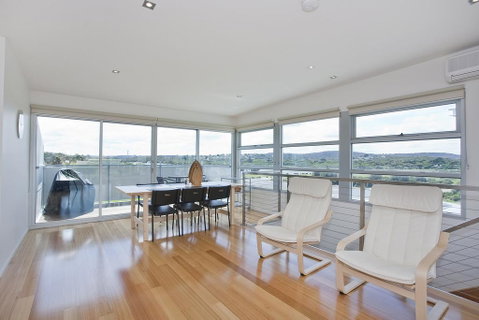 Four Kings Apartment - Deluxe 2br #3 - Accommodation Sunshine Coast 2