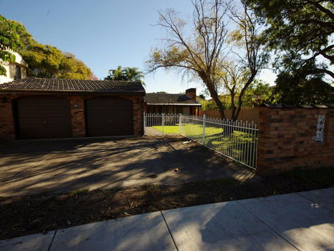 Fravent House - Accommodation Sunshine Coast 0