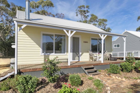 Freshwater Creek Cottages & Farm Stay - Accommodation Sunshine Coast 1