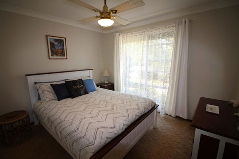 Gerry's Waterfront - Accommodation Sunshine Coast 2