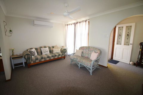 Gerry's Waterfront - Accommodation Sunshine Coast 1