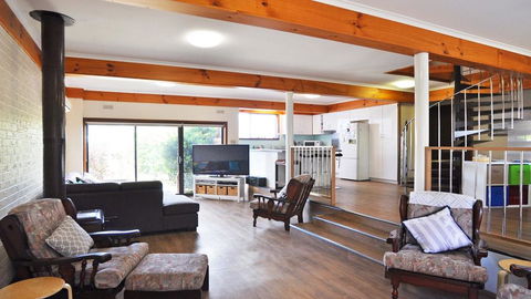GETAWAY ON GARDEN - FREE WIFI - PET FRIENDLY (OUTSIDE ONLY) - Accommodation Sunshine Coast 2