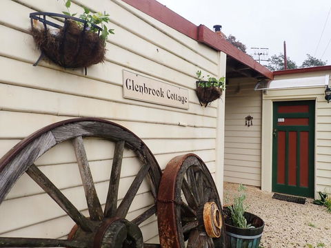 Glenbrook House & Cottage - Accommodation Sunshine Coast 0
