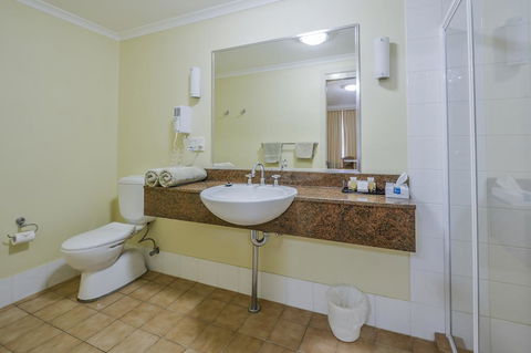 Golden Guitar Motor Inn - Accommodation Sunshine Coast 1