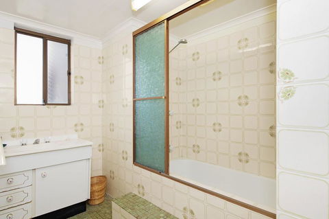 Great Location Close To Waterfront, Shops, Restaurants And Cafes. - Accommodation Sunshine Coast 3