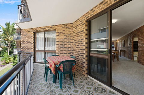 Great Location Close To Waterfront, Shops, Restaurants And Cafes. - Accommodation Sunshine Coast 1