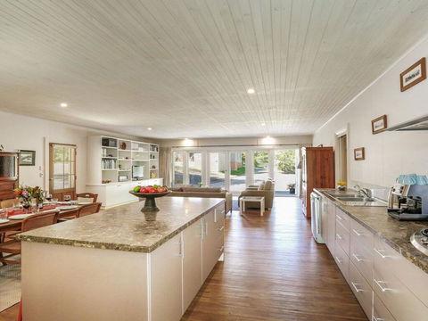 Hardigreen Park - Spacious With Tennis Court - Accommodation Sunshine Coast 1