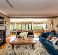 Hedge House - luxury space style great location - Accommodation Sunshine Coast