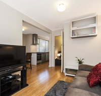 Hensman 01 - Accommodation Sunshine Coast