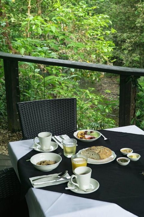 Heritage Lodge - Accommodation Sunshine Coast 3