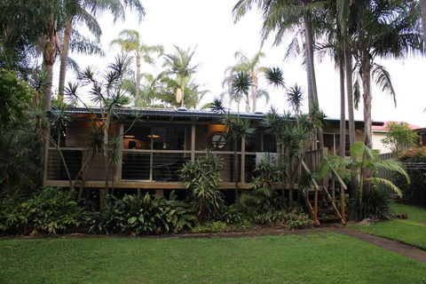 Hidden Oasis Pet Friendly In Anna Bay - Accommodation Sunshine Coast 0