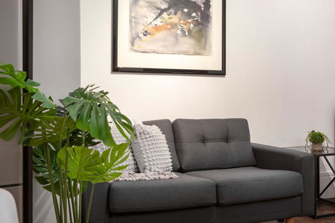 High-End Studio Near Parks, Theatres And Dining - Accommodation Sunshine Coast 2