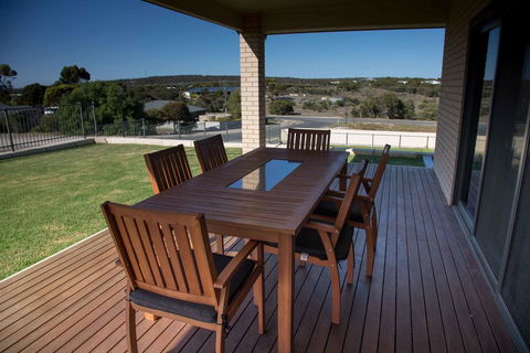 Highview On Victoria Coffin Bay - Accommodation Sunshine Coast 1