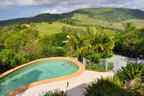 Highwood Park B&B Guest Lodge - Accommodation Sunshine Coast 0