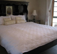 Hill Top Country Guest House - Accommodation Sunshine Coast