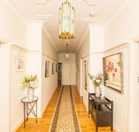 Hillside Cottage  Comfy Spacious Walk to CBD  Stannies - Accommodation Sunshine Coast