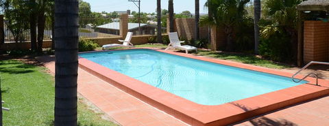 Hilltop Motel - Accommodation Sunshine Coast 2
