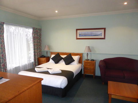 Hilltop Motel - Accommodation Sunshine Coast 3