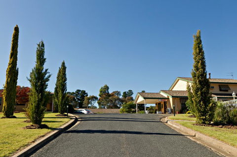 Hilltops Retreat Motor Inn - Accommodation Sunshine Coast 2