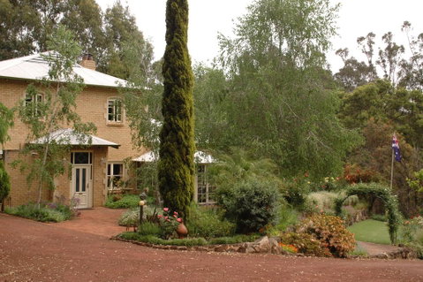 Holberry House - Accommodation Sunshine Coast 1