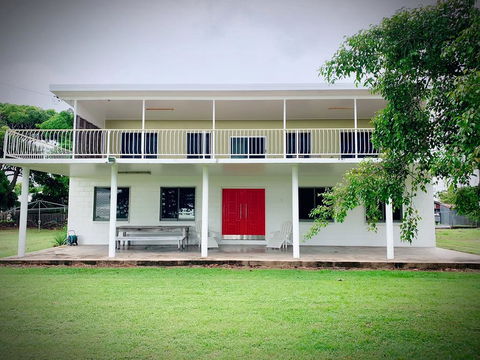 Holiday Rental - Huge House With Beach Views - Accommodation Sunshine Coast 0