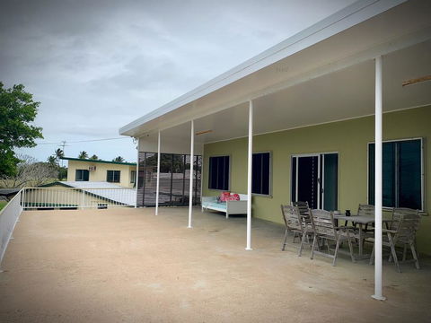 Holiday Rental - Huge House With Beach Views - Accommodation Sunshine Coast 2