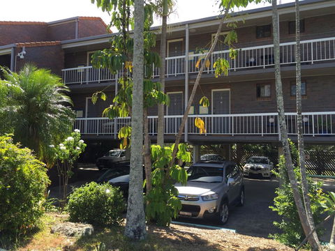 Holland Park Motel - Accommodation Sunshine Coast 2
