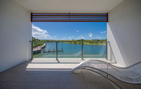 HomePlus - Lakeview Morden Townhouse - Accommodation Sunshine Coast 0