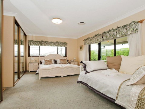 Hope - Country Farm Stay For Large Groups - Accommodation Sunshine Coast 1