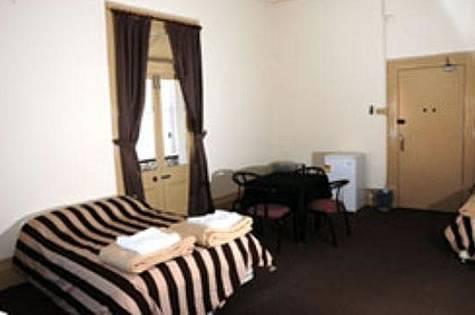 Hotel Metropolitan - Accommodation Sunshine Coast 2