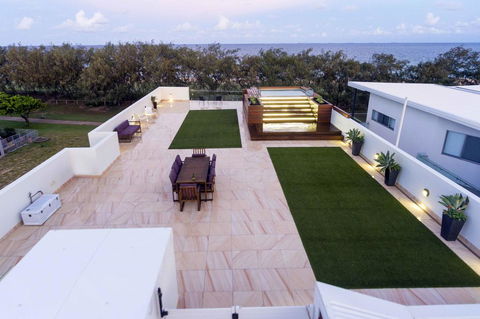 IVY Villas - Accommodation Sunshine Coast 0