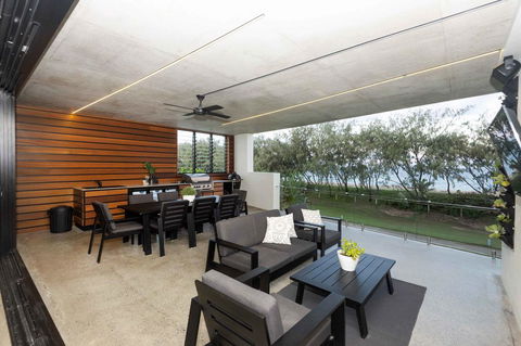 IVY Villas - Accommodation Sunshine Coast 2