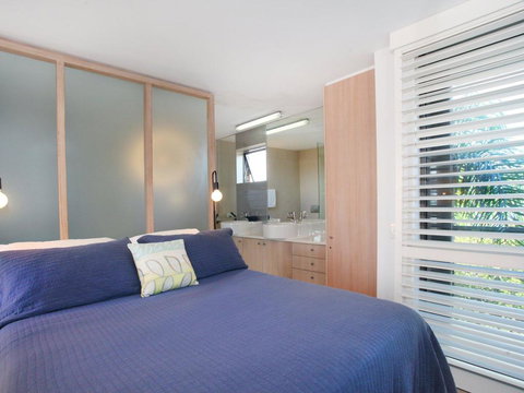 Jedda 5 - Oceanview 3 BDRM Penthouse With Rooftop Spa - Accommodation Sunshine Coast 2
